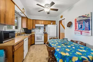 1323 W Sigwalt St, Arlington Heights, IL 60005 - Photo 5