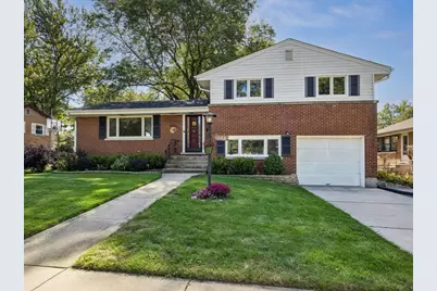 1323 W Sigwalt Street, Arlington Heights, IL 60005 - Photo 1