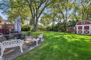 1323 W Sigwalt St, Arlington Heights, IL 60005 - Photo 15