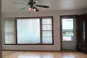 2133 W 49th Pl, Chicago, IL 60609 - Photo 3