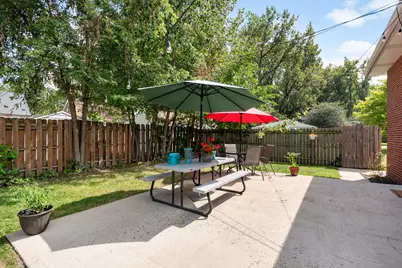 14241 S Mackinaw Avenue, Burnham, IL 60633 - Photo 17