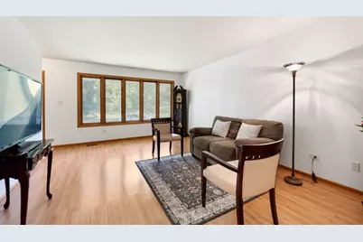 14241 S Mackinaw Avenue, Burnham, IL 60633 - Photo 5