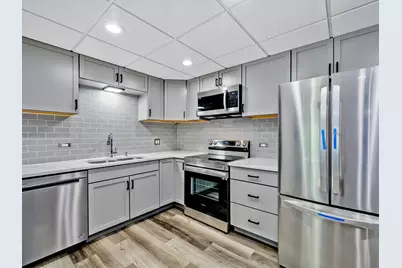 3849 N Parkway Drive #2A, Northbrook, IL 60062 - Photo 5