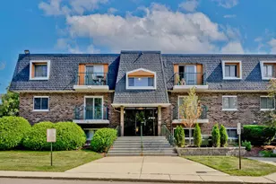 3849 N Parkway Dr, Northbrook, IL 60062 - Photo 1