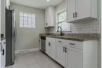 9207 S Greenwood Avenue, Chicago, IL 60619 - Photo 13