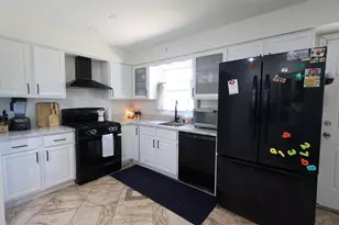 510 W Millns Ct, Addison, IL 60101 - Photo 11