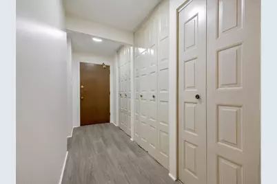 1 Oak Creek Drive #2303, Buffalo Grove, IL 60089 - Photo 3