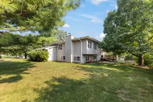 907 Wescott Rd, Bolingbrook, IL 60440 - Photo 25