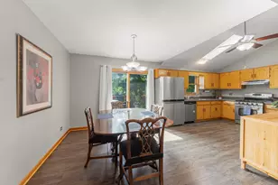 907 Wescott Rd, Bolingbrook, IL 60440 - Photo 5