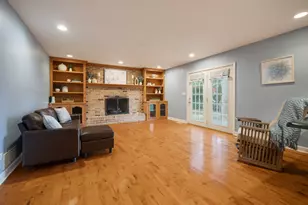 110 Bay Rd, McHenry, IL 60051 - Photo 9