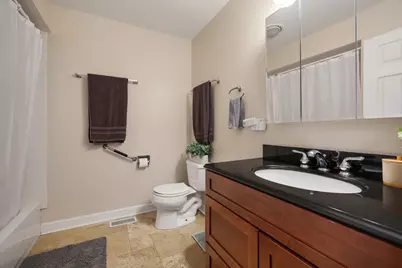 110 Bay Road, McHenry, IL 60051 - Photo 15