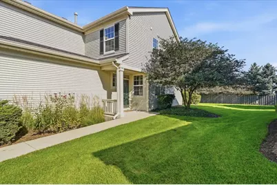 570 W Kristina Lane, Round Lake, IL 60073 - Photo 3