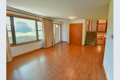 42886 N Washington Avenue, Winthrop Harbor, IL 60096 - Photo 3