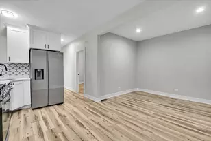 7026 S Eberhart Ave, Chicago, IL 60637 - Photo 23