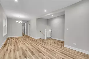 7026 S Eberhart Ave, Chicago, IL 60637 - Photo 9