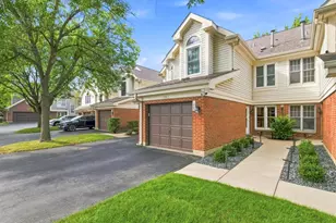 1863 W White Oak St, Arlington Heights, IL 60005 - Photo 1