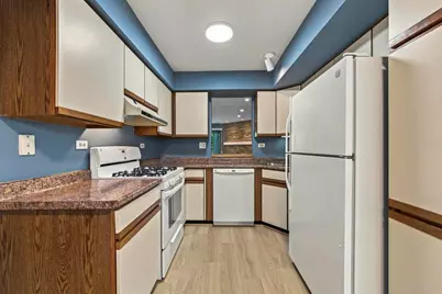 1863 W White Oak Street #1863, Arlington Heights, IL 60005 - Photo 5