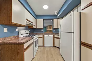 1863 W White Oak St, Arlington Heights, IL 60005 - Photo 5