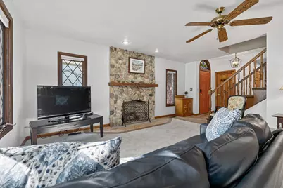 4511 Hanover Drive, Crystal Lake, IL 60012 - Photo 9
