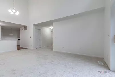985 Huntington Drive #985, Elk Grove Village, IL 60007 - Photo 5