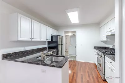 985 Huntington Drive #985, Elk Grove Village, IL 60007 - Photo 7