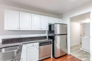 985 Huntington Dr, Elk Grove Village, IL 60007 - Photo 9