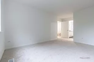 985 Huntington Dr, Elk Grove Village, IL 60007 - Photo 13