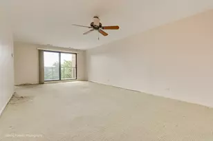 453 Raintree Dr, Glen Ellyn, IL 60137 - Photo 15