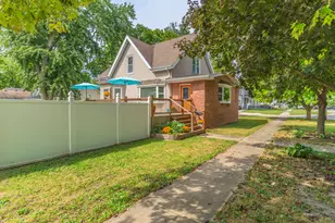 921 N Plum St, Pontiac, IL 61764 - Photo 3