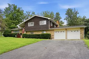 23853 Hazel Rd, Sterling, IL 61081 - Photo 3