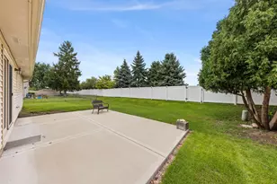 306 Drake Ct, Bolingbrook, IL 60490 - Photo 17