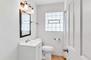 1749 E 71st Pl, Chicago, IL 60649 - Photo 5