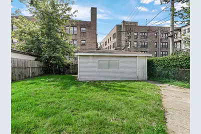 1749 E 71st Place, Chicago, IL 60649 - Photo 11