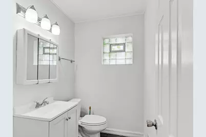 1749 E 71st Place, Chicago, IL 60649 - Photo 7
