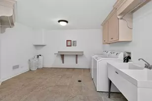 46 Forest Gate Cir, Oak Brook, IL 60523 - Photo 25