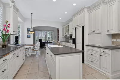 46 Forest Gate Circle, Oak Brook, IL 60523 - Photo 9