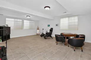 46 Forest Gate Cir, Oak Brook, IL 60523 - Photo 23