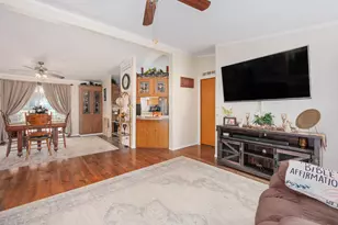 572 Gerrish Rd, Patoka, IL 62875 - Photo 9