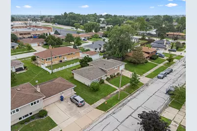 8830 W Lotus Drive, Hickory Hills, IL 60457 - Photo 7