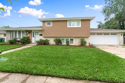 8830 W Lotus Drive, Hickory Hills, IL 60457 - Photo 1