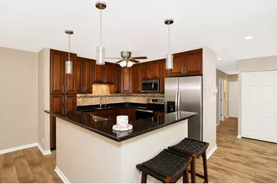 120 Lakeview Drive #215, Bloomingdale, IL 60108 - Photo 9