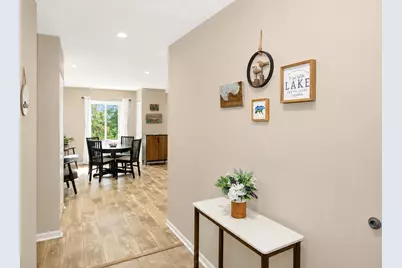 120 Lakeview Drive #215, Bloomingdale, IL 60108 - Photo 3