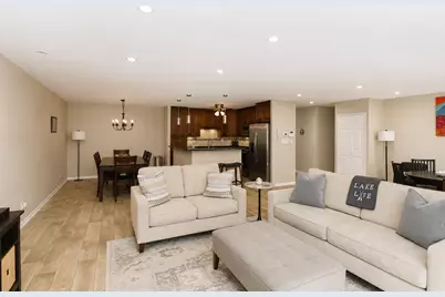 120 Lakeview Drive #215, Bloomingdale, IL 60108 - Photo 5
