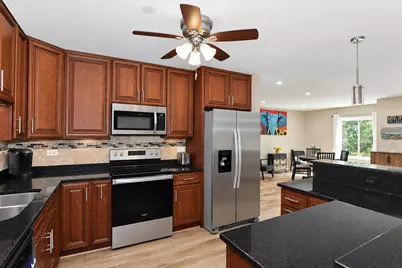 120 Lakeview Drive #215, Bloomingdale, IL 60108 - Photo 7