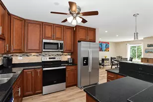 120 Lakeview Dr, Bloomingdale, IL 60108 - Photo 7