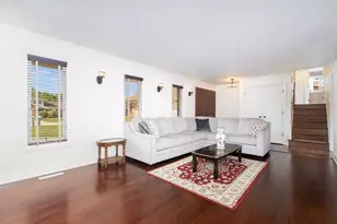 16W751 90th St, Willowbrook, IL 60527 - Photo 3
