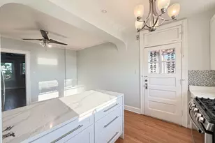 2840 N Lockwood Ave, Chicago, IL 60641 - Photo 7