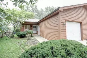 1324 Post Oak Ct, Crest Hill, IL 60403 - Photo 1