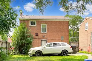 9615 S Bensley Ave, Chicago, IL 60628 - Photo 15