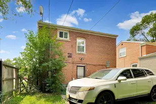9615 S Bensley Ave, Chicago, IL 60628 - Photo 17